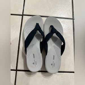 Clarks Arla Glison Cloudsteppers flip-flops.